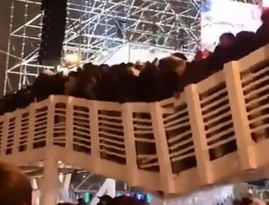 Μόσχα: Βίντεο τη στιγμή κατάρρευσης πεζογέφυρας γεμάτης κόσμο